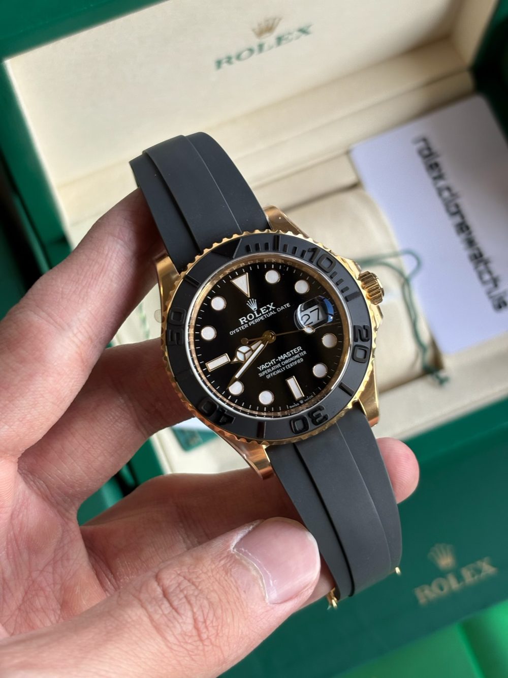 Rolex Yacht-Master Replica 42mm Yellow gold Oysterflex - Image 4
