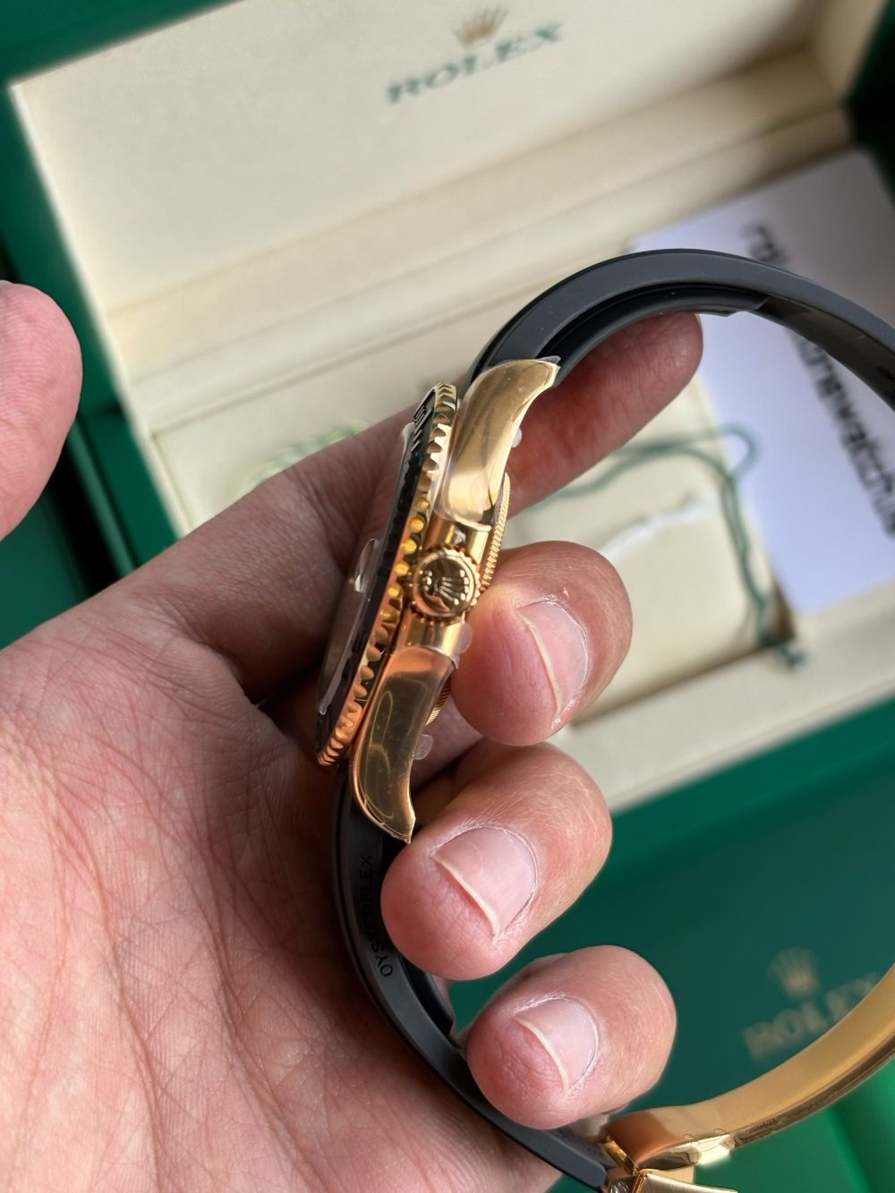 Rolex Yacht-Master Replica 42mm Yellow gold Oysterflex - Image 5