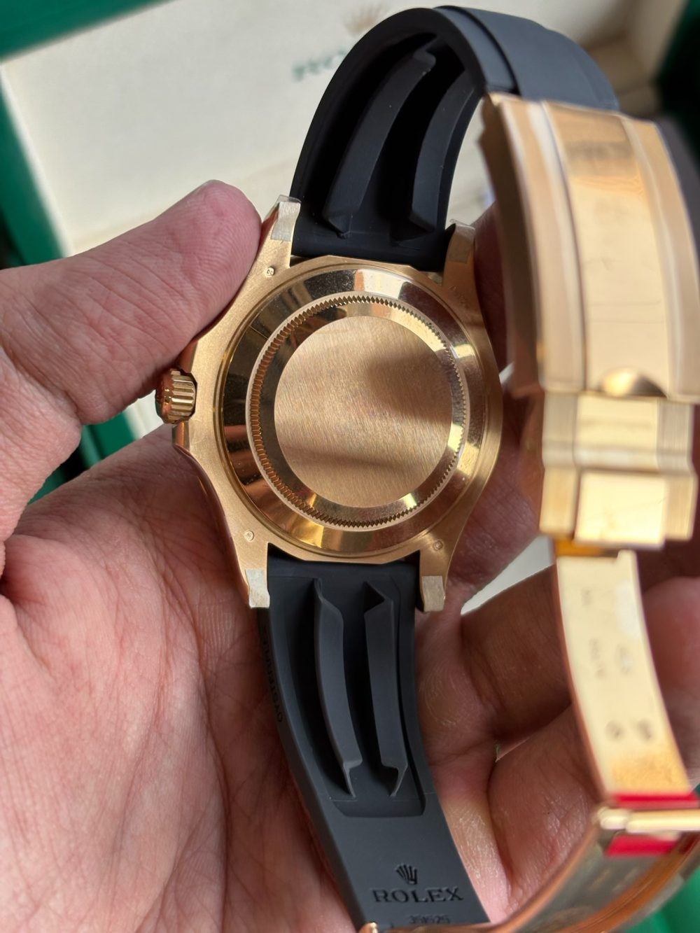 Rolex Yacht-Master Replica 42mm Yellow gold Oysterflex - Image 6