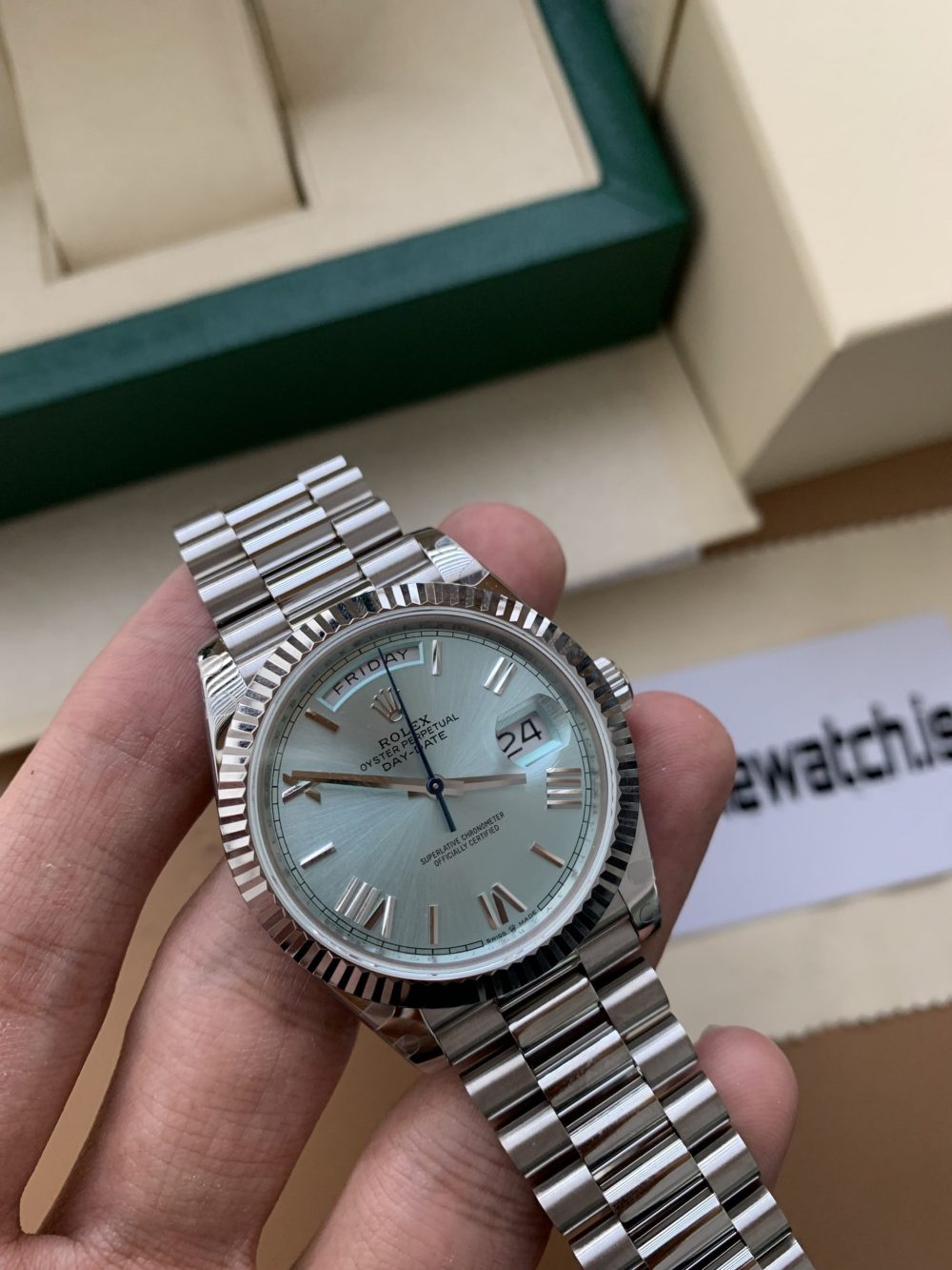 Fake Rolex Day-Date 40 Platinum Ice Blue Dial Fluted Bezel - Image 6