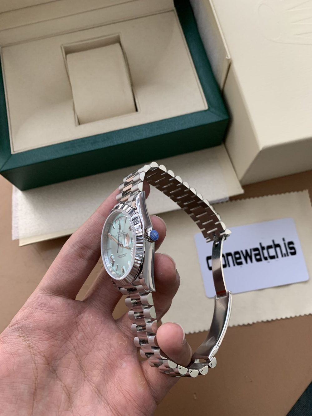 Fake Rolex Day-Date 40 Platinum Ice Blue Dial Fluted Bezel - Image 5