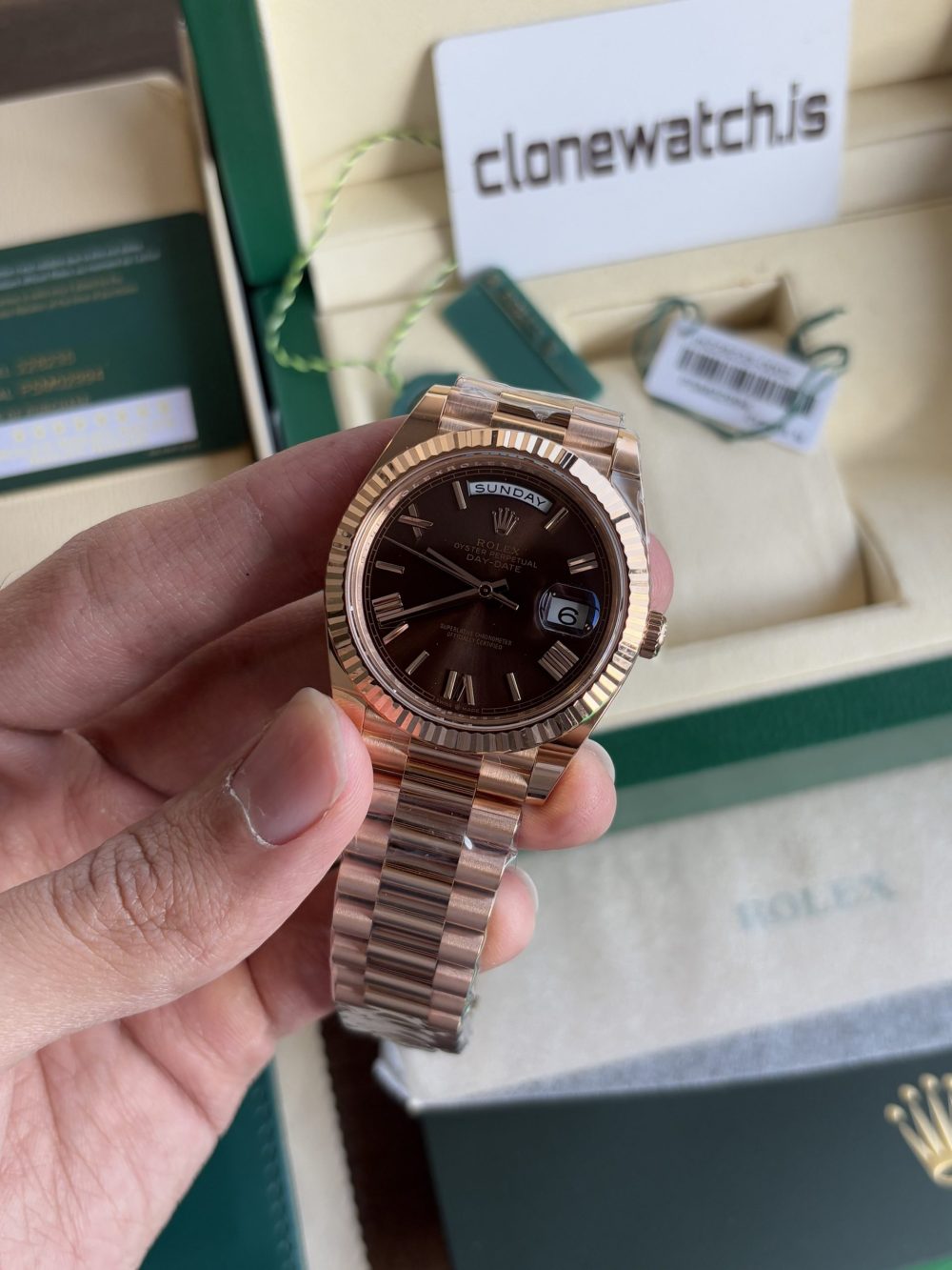 1:1 fake Rolex Day Date 40 Replica Everose Gold Chocolate Dial 228235