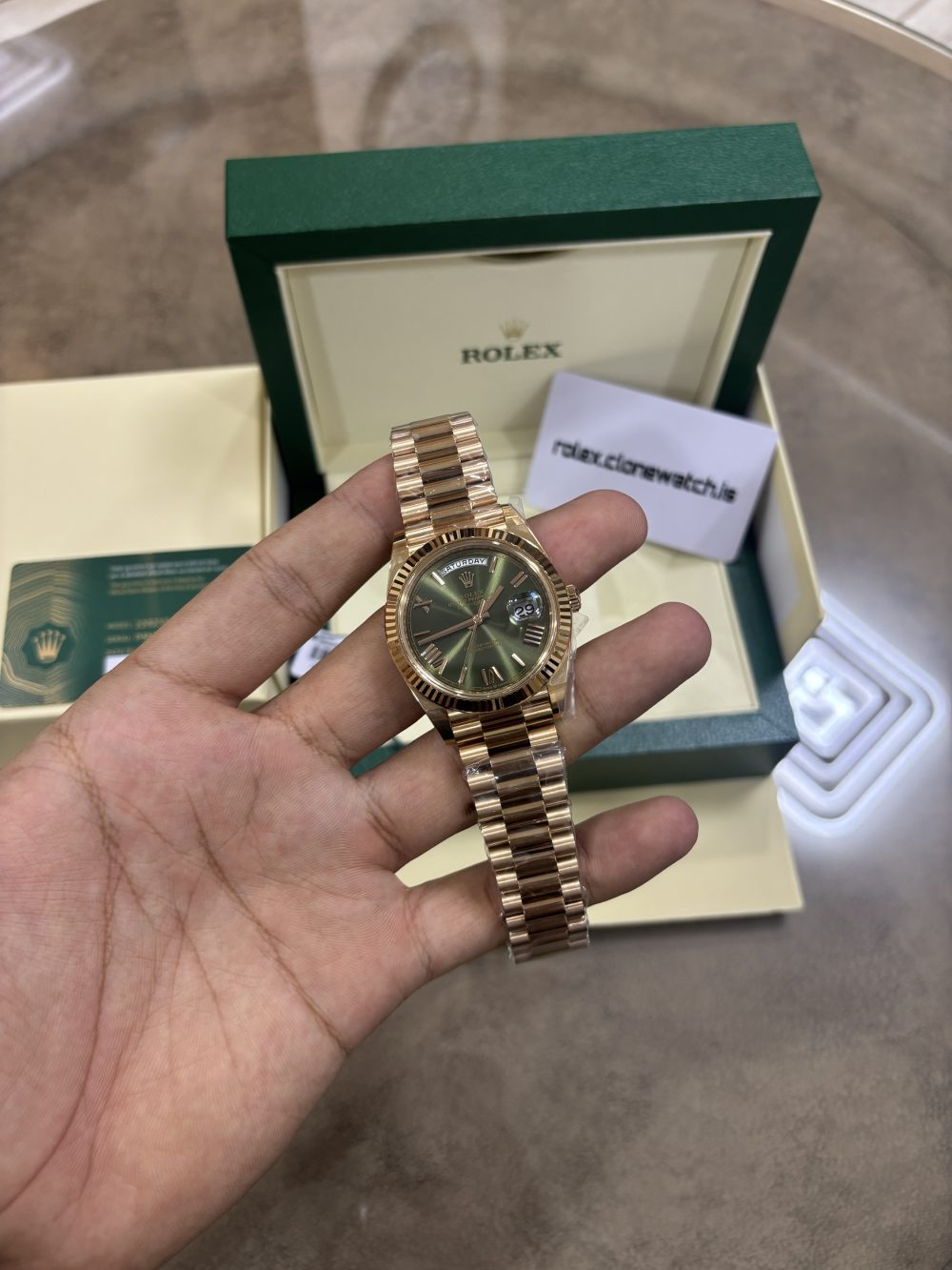 Top Grade Rolex Date 40 Everose Gold Olive Green 2285235 Dial - Image 5
